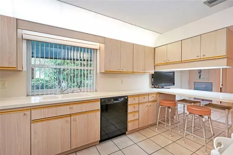 5341 Pine Cir, Coral Springs, FL 33067 photo 12