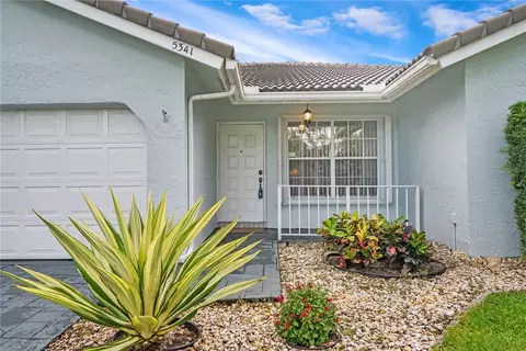 5341 Pine Cir, Coral Springs, FL 33067 photo 2