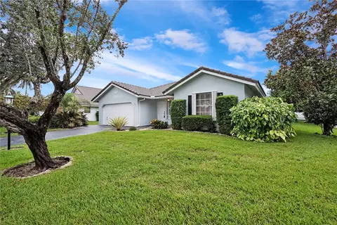5341 Pine Cir, Coral Springs, FL 33067 photo 1