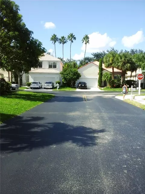 3470 E Greenview Ter E, Margate, FL 33063 photo 3