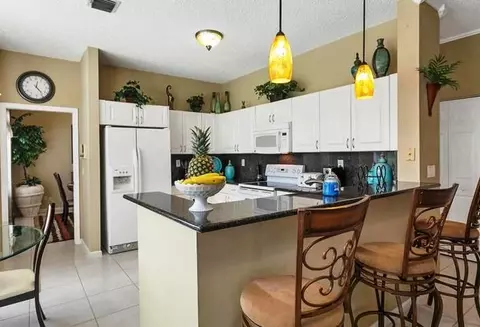 3470 E Greenview Ter E, Margate, FL 33063 photo 10