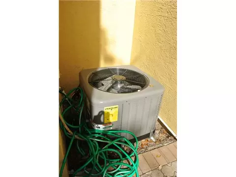 1060 NE 28th Ter, Pompano Beach, FL 33062 photo 35