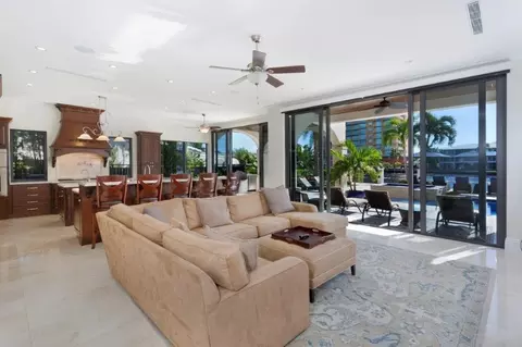 1060 NE 28th Ter, Pompano Beach, FL 33062 photo 12