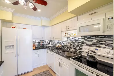 2240 NE 41st St, Lighthouse Point, FL 33064 photo 9