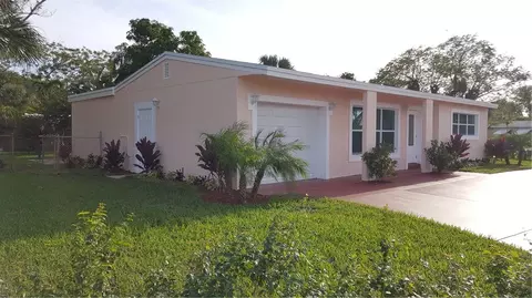 602 Wright Dr, Lake Worth, FL 33461 photo 3