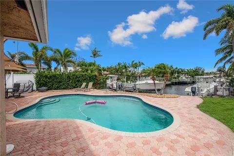 241 SE 3rd St, Pompano Beach, FL 33060 photo 41