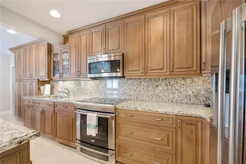 241 SE 3rd St, Pompano Beach, FL 33060 photo 10