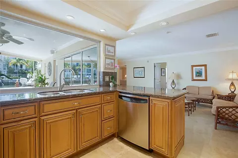 2702 NE 3rd St, Pompano Beach, FL 33062 photo 10