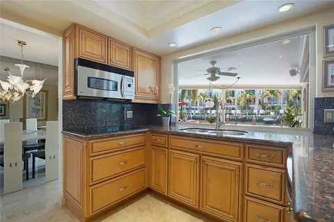 2702 NE 3rd St, Pompano Beach, FL 33062 photo 11