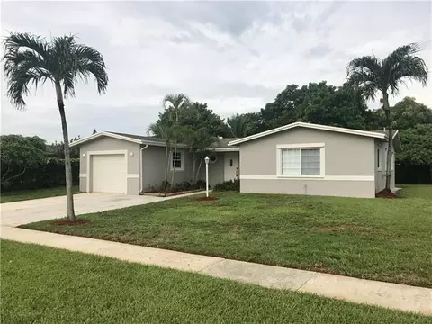 941 SW 68th Ave, North Lauderdale, FL 33068 photo 2