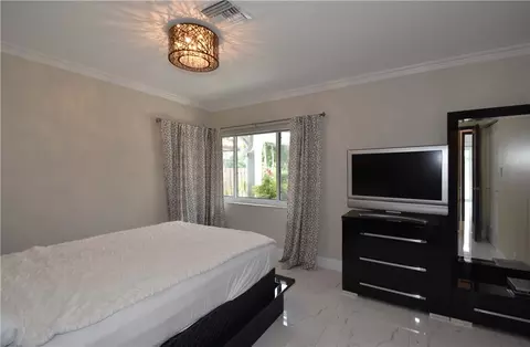 2761 NE 3rd St, Pompano Beach, FL 33062 photo 11