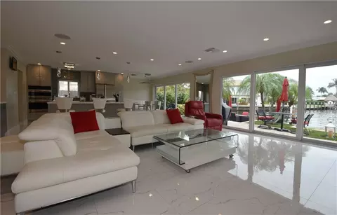 2761 NE 3rd St, Pompano Beach, FL 33062 photo 4