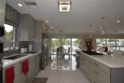 2761 NE 3rd St, Pompano Beach, FL 33062 photo 5