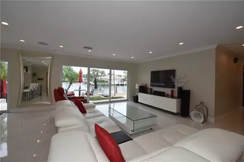 2761 NE 3rd St, Pompano Beach, FL 33062 photo 10