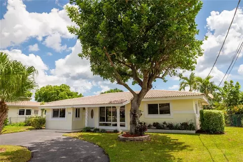 268 SE 3rd Ter, Pompano Beach, FL 33060 photo 2