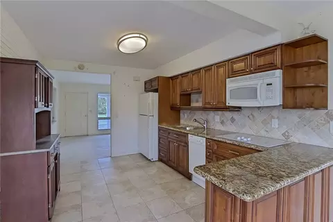 140 SE 3rd St, Pompano Beach, FL 33060 photo 8