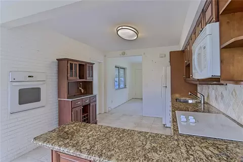 140 SE 3rd St, Pompano Beach, FL 33060 photo 10