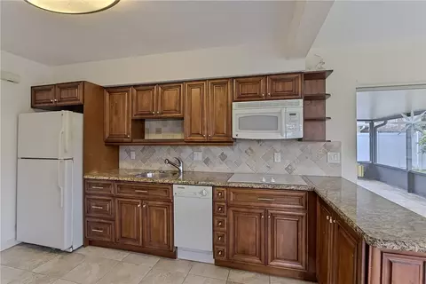 140 SE 3rd St, Pompano Beach, FL 33060 photo 13