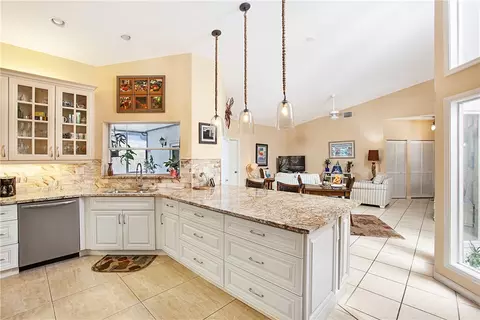 6566 Windsor Dr, Parkland, FL 33067 photo 12