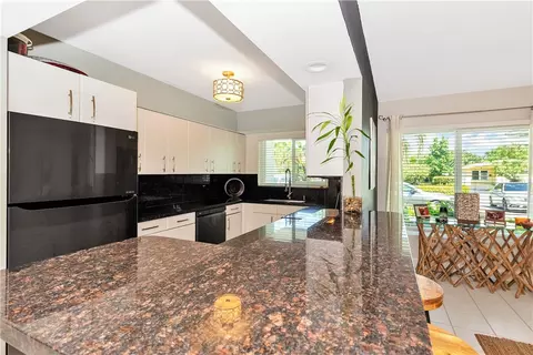 1500 SE 3rd St, Pompano Beach, FL 33060 photo 18