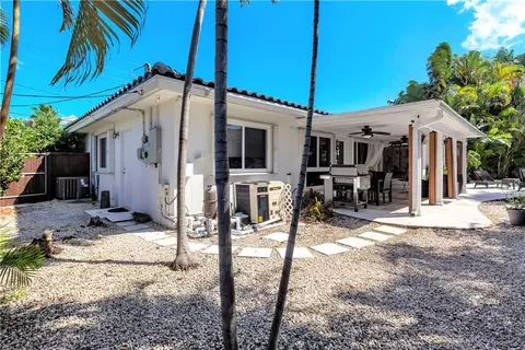 1500 SE 3rd St, Pompano Beach, FL 33060 photo 9