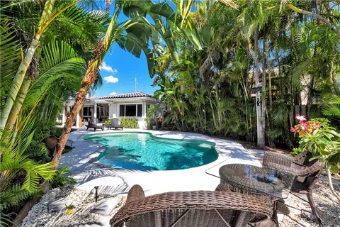 1500 SE 3rd St, Pompano Beach, FL 33060 photo 2
