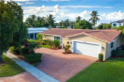 2231 NE 46th St, Lighthouse Point, FL 33064 photo 1