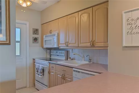 800 Pine Dr #6, Pompano Beach, FL 33060 photo 19