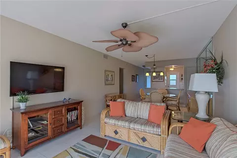 800 Pine Dr #6, Pompano Beach, FL 33060 photo 13