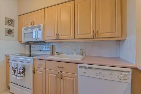 800 Pine Dr #6, Pompano Beach, FL 33060 photo 21