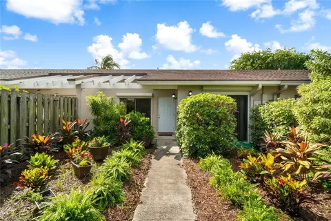 5213 E Lakes Dr, Pompano Beach, FL 33064 photo 1