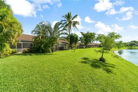 5213 E Lakes Dr, Pompano Beach, FL 33064 photo 19