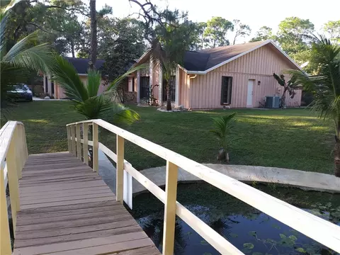 16059 E Cornwall Dr, Loxahatchee, FL 33470 photo 2