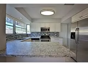 1121 SE 9th Ave, Pompano Beach, FL 33060 photo 2