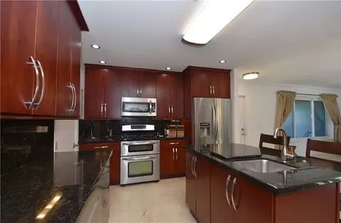 140 SE 6th Ct, Pompano Beach, FL 33060 photo 5