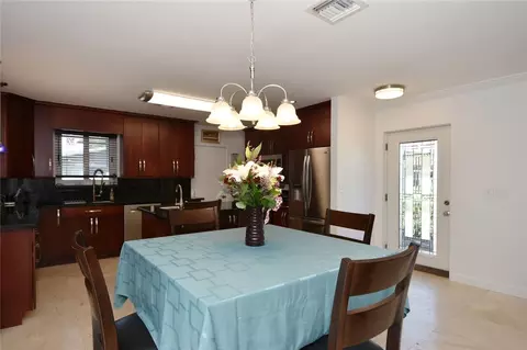 140 SE 6th Ct, Pompano Beach, FL 33060 photo 2