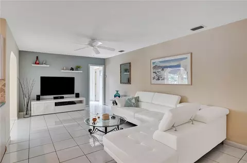 1300 SE 3rd Ter, Pompano Beach, FL 33060 photo 25