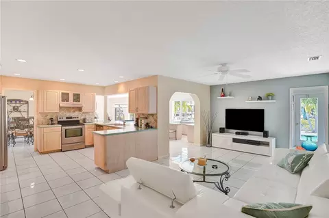1300 SE 3rd Ter, Pompano Beach, FL 33060 photo 29