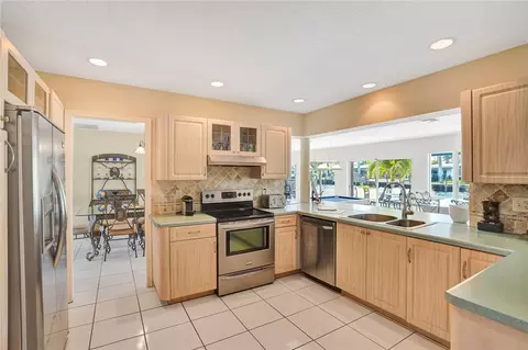 1300 SE 3rd Ter, Pompano Beach, FL 33060 photo 22