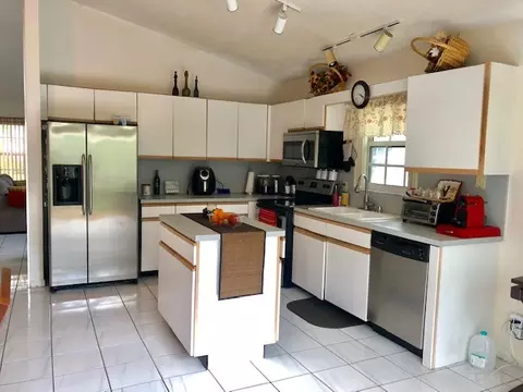 5478 Pine Cir, Coral Springs, FL 33067 photo 8