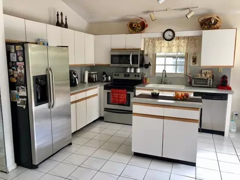 5478 Pine Cir, Coral Springs, FL 33067 photo 9