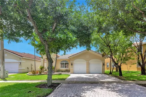 12562 SW 24th St, Miramar, FL 33027 photo 2