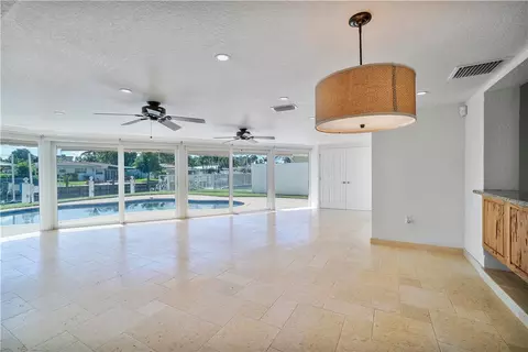 470 SE 9th Ave, Pompano Beach, FL 33060 photo 7