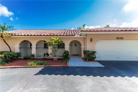 8530 Dundee Ter, Miami Lakes, FL 33016 photo 1