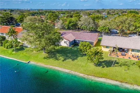 8530 Dundee Ter, Miami Lakes, FL 33016 photo 33