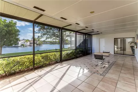 8530 Dundee Ter, Miami Lakes, FL 33016 photo 29