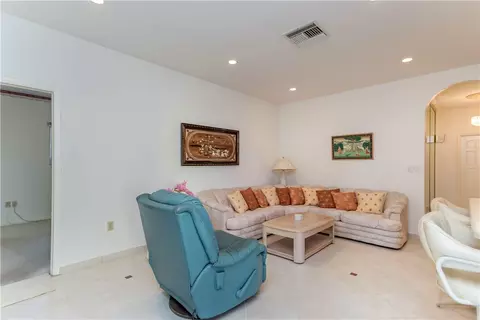 8530 Dundee Ter, Miami Lakes, FL 33016 photo 15