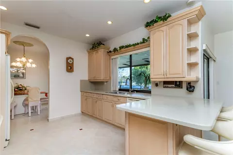8530 Dundee Ter, Miami Lakes, FL 33016 photo 10