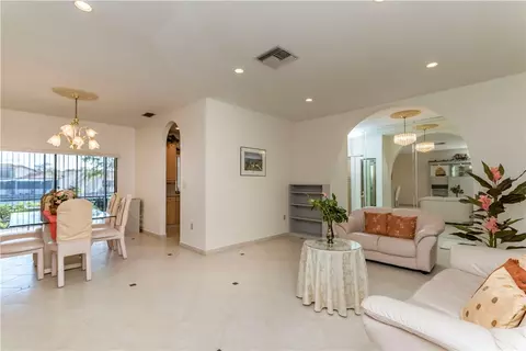 8530 Dundee Ter, Miami Lakes, FL 33016 photo 5