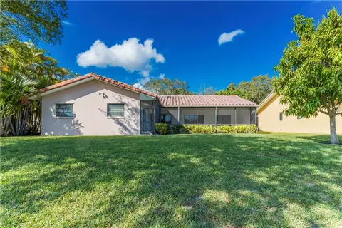8530 Dundee Ter, Miami Lakes, FL 33016 photo 37